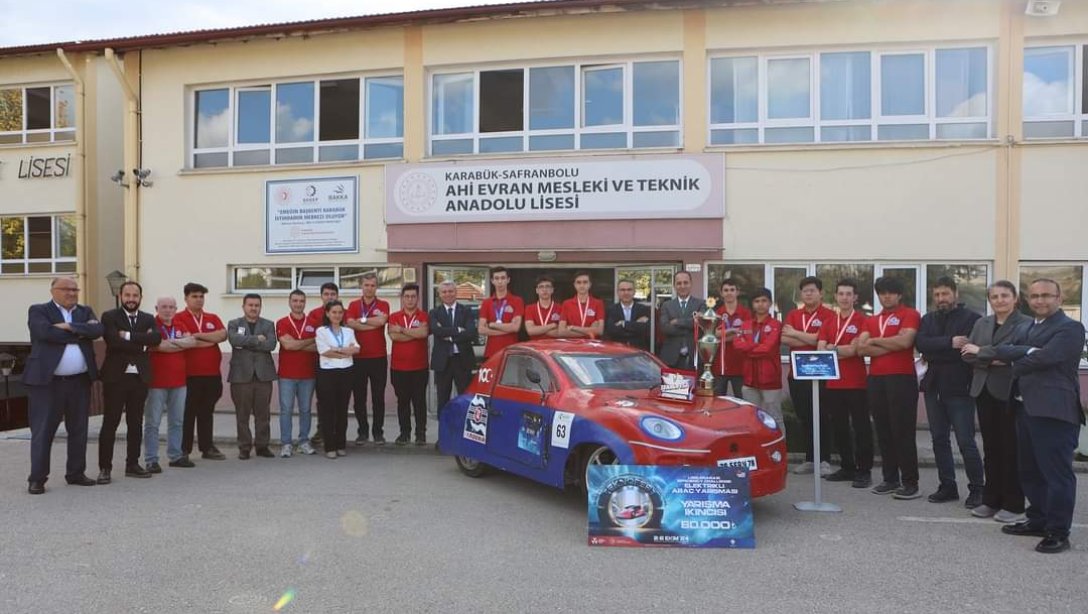 Kaymakamımız Şaban Arda Yazıcı'dan Ahi Evran Mesleki ve Teknik Anadolu Lisesine Ziyaret   