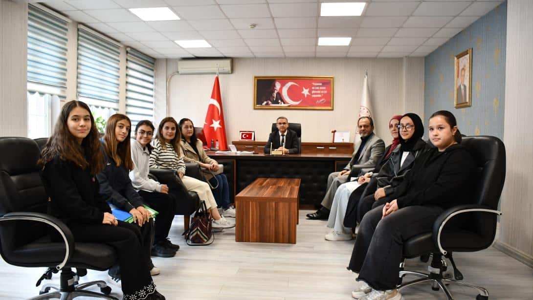 Abdurrahman Yerlikaya Kız AİHL'ye Yeşil Bayrak Ödülü